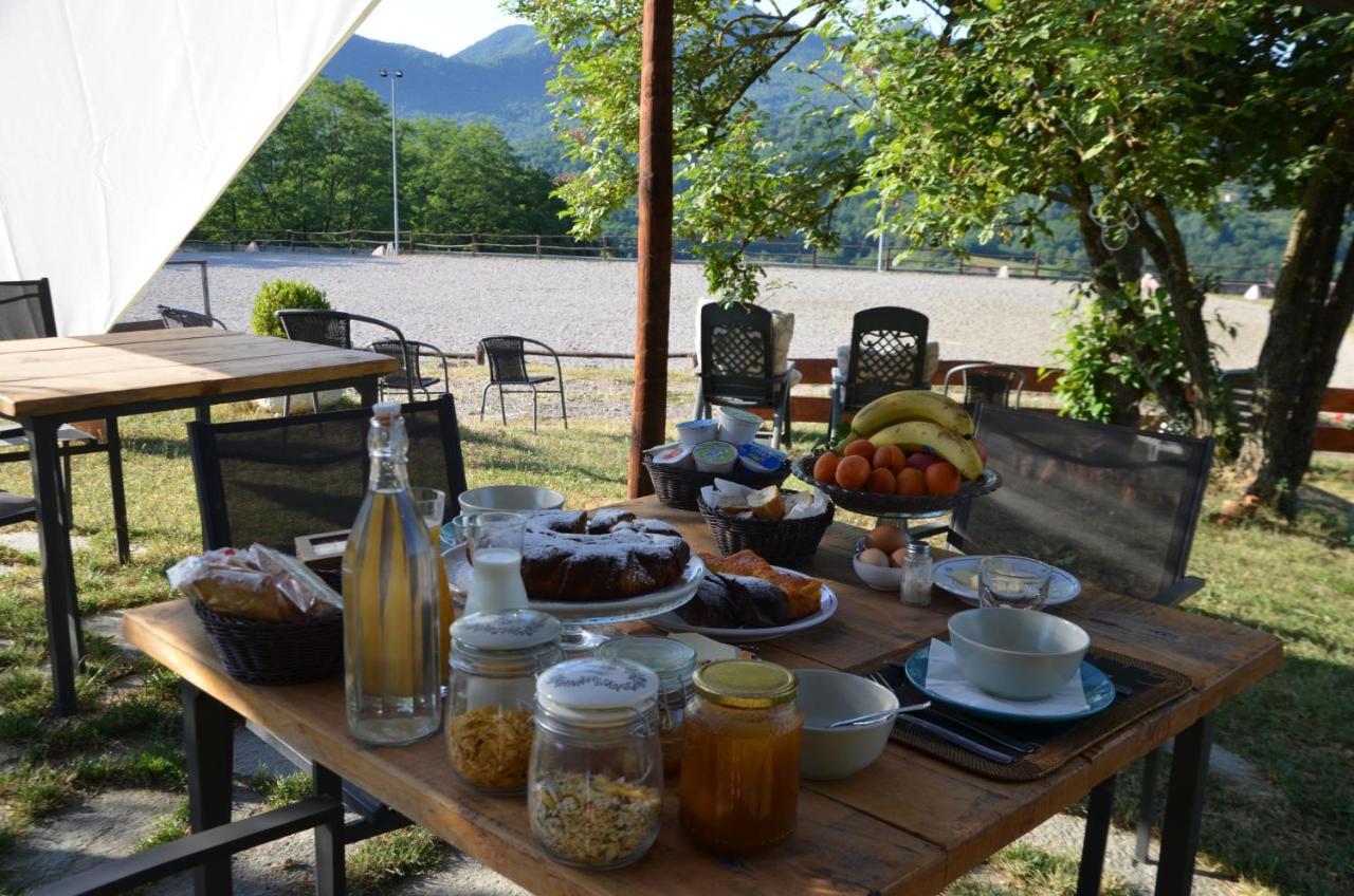 Agriturismo Dei Legi San Pietro Vara Buitenkant foto