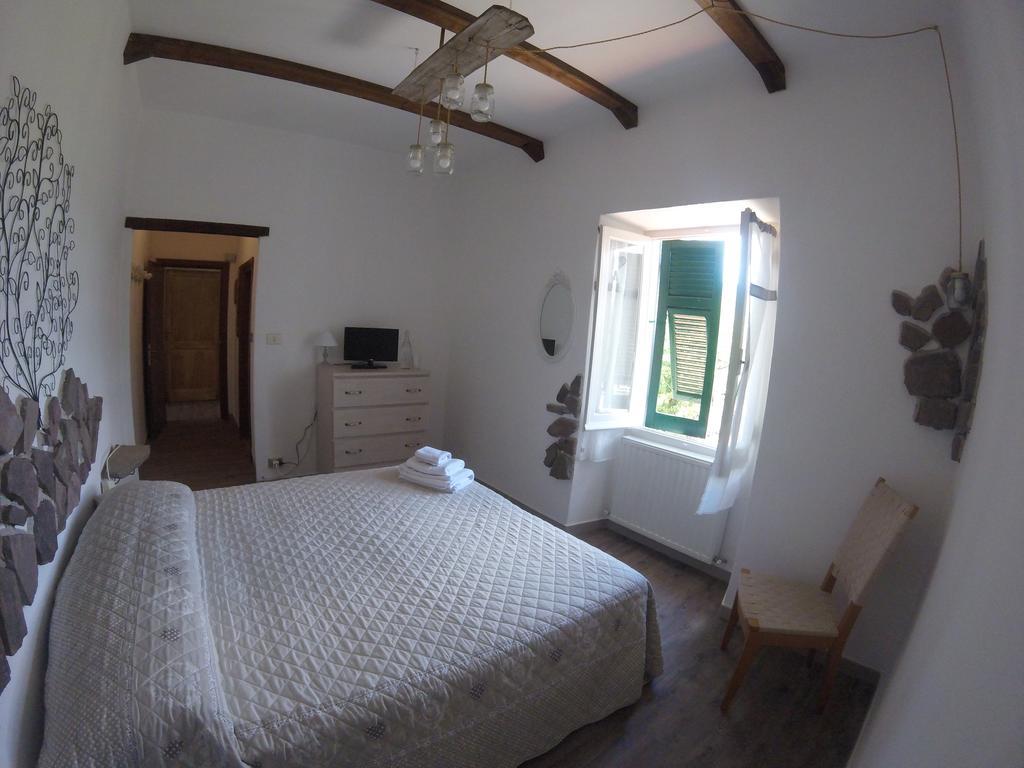 Agriturismo Dei Legi San Pietro Vara Buitenkant foto