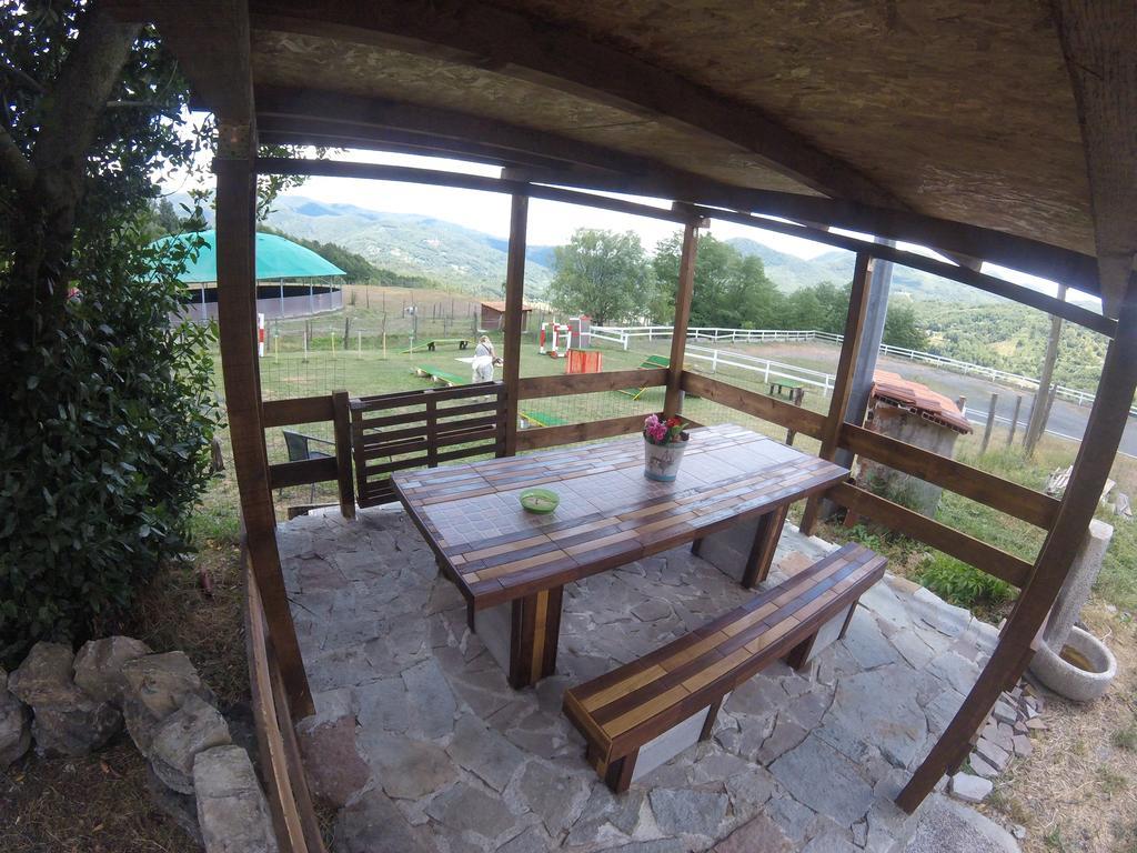 Agriturismo Dei Legi San Pietro Vara Buitenkant foto