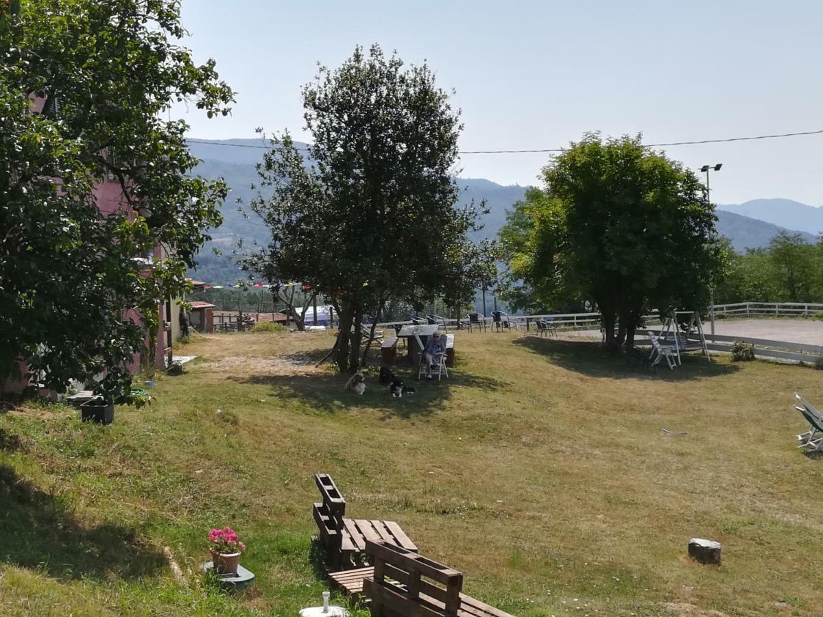 Agriturismo Dei Legi San Pietro Vara Buitenkant foto