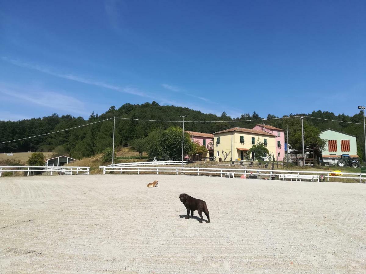 Agriturismo Dei Legi San Pietro Vara Buitenkant foto